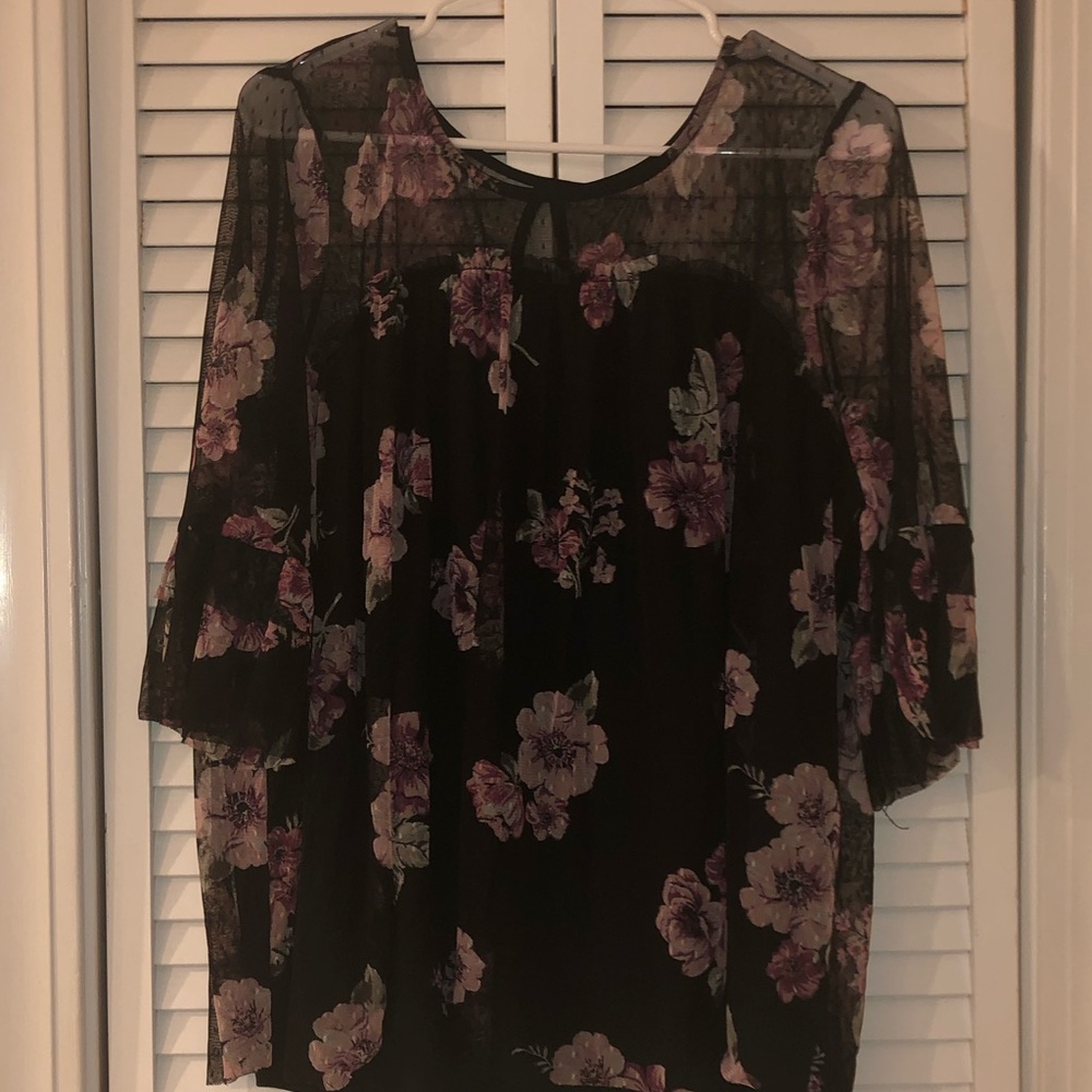 Women’s long sleeve floral blouse